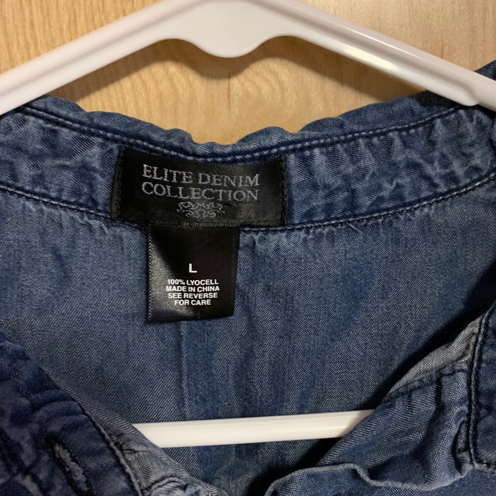 Long sleeve button down - Picture 2 of 3